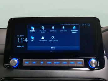 Hyundai Kona 64kWh Premium (10.5kW Charger) (204 ps) - KEYLESS ENTRY - LED - 