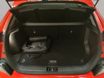 Hyundai Kona 64kWh Premium (10.5kW Charger) (204 ps) - KEYLESS ENTRY - LED - 
