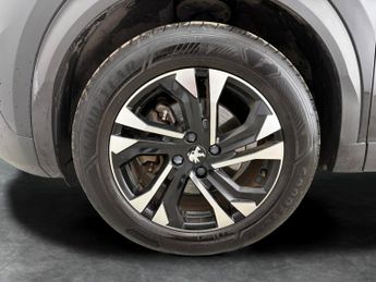 Peugeot E-2008 50kWh Allure Premium + (7kW Charger) (136 ps) - LED - REVERSE CA