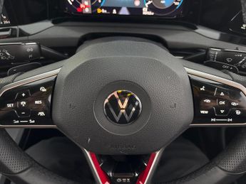 Volkswagen Golf 2.0 TSI GTI DSG (245 ps) - HK AUDIO - KEYLESS ENTRY - LED