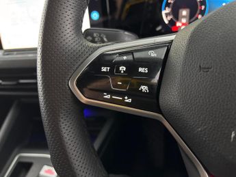 Volkswagen Golf 2.0 TSI GTI DSG (245 ps) - HK AUDIO - KEYLESS ENTRY - LED