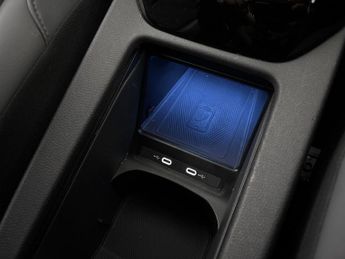 Volkswagen ID.4 Pure Performance 52kWh Life Edition (170 ps) - HEATED SEATS