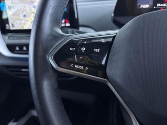 Volkswagen ID.4 Pure Performance 52kWh Life Edition (170 ps) - HEATED SEATS