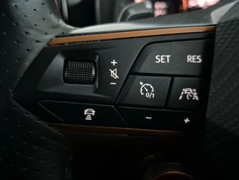 Cupra Formentor 1.4 eHybrid 12.8kWh VZ2 Plug-in DSG (245 ps) - ADAPTIVE CRUISE -