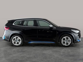 BMW iX1 30 66.5kWh xLine xDrive (11kW Charger) (313 ps) - PARK ASSIST - 