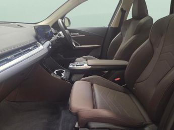 BMW iX1 30 66.5kWh xLine xDrive (11kW Charger) (313 ps) - PARK ASSIST - 