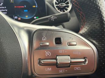 Mercedes-Benz EQA EQA 250+ 70.5kWh AMG Line (190 ps) - ADAPTIVE LIGHTS - HEATED LE