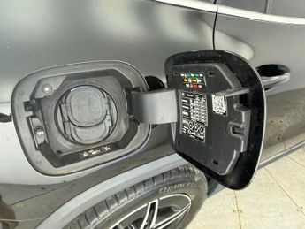 Mercedes-Benz EQA EQA 250+ 70.5kWh AMG Line (190 ps) - ADAPTIVE LIGHTS - HEATED LE