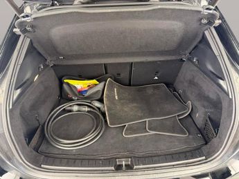 Mercedes-Benz EQA EQA 250+ 70.5kWh AMG Line (190 ps) - LEATHER - APPLE CARPLAY - R
