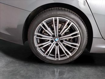 BMW 3 Series 2.0 330e 12kWh M Sport Touring Plug-in (292 ps) - REV CAM - PARK