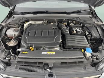 Volkswagen Golf 2.0 TDI GTD DSG (200 ps) - DIGITAL DASH - PADDLE SHIFT - PARK SE