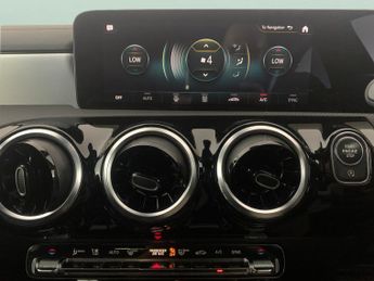 Mercedes-Benz CLA 1.3 CLA180 AMG Line Coupe 7G-DCT (136 ps) - KEYLESS ENTRY - APPL