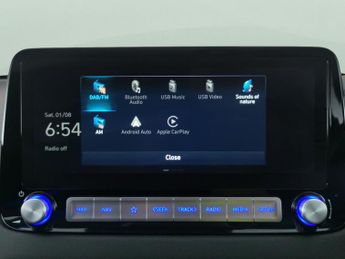 Hyundai Kona 64kWh Premium (10.5kW Charger) (204 ps) - KEYLESS ENTRY - LED - 