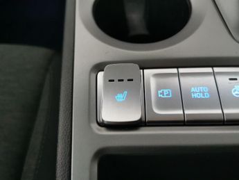 Hyundai Kona 64kWh Premium (10.5kW Charger) (204 ps) - KEYLESS ENTRY - LED - 