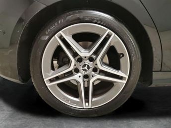 Mercedes-Benz A Class 2.0 A220 AMG Line (Premium) 7G-DCT (190 ps) - SELF PARK - LED - 