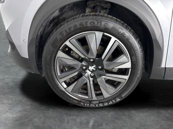 Peugeot E-2008 50kWh GT Premium (136 ps) - REVERSE CAM - NAV - HEATED SEATS