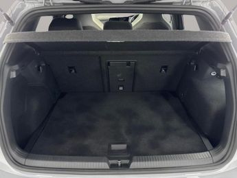 Volkswagen Golf 2.0 TDI GTD DSG (200 ps) - DIGITAL DASH - PADDLE SHIFT - PARK SE