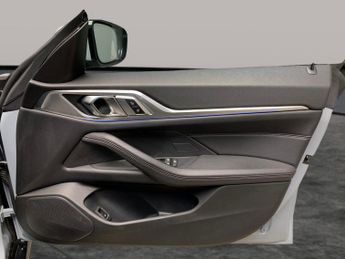 BMW i4 40 83.9kWh M Sport Gran Coupe eDrive (340 ps) - PARK ASSIST - LE