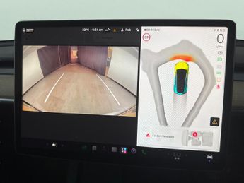 Tesla Model Y SUV RWD (346 ps) - HEATED STEERING - WIFI - BLIND SPOT ASSIST