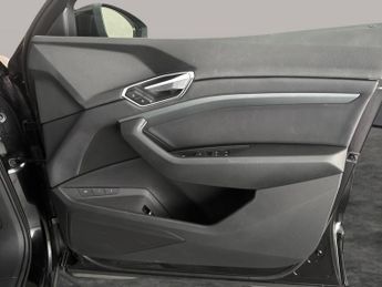 Audi e-tron 50 Technik quattro 71.2kWh (11kW Charger) (313 ps) - CARPLAY - L