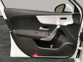 Mercedes-Benz A Class 2.0 A200d AMG Line (Premium 2) 8G-DCT (150 ps) - SELF PARK - REV