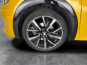 Peugeot 208 1.2 PureTech GT EAT (130 ps) - NAV - BLUETOOTH - CRUISE