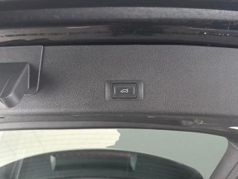 Audi e-tron 50 Technik quattro 71.2kWh (11kW Charger) (313 ps) - CARPLAY - L