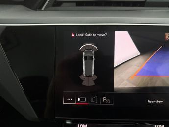 Audi e-tron 50 Technik quattro 71.2kWh (11kW Charger) (313 ps) - CARPLAY - L
