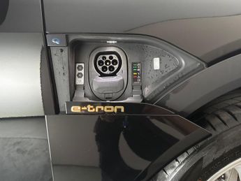 Audi e-tron 50 Technik quattro 71.2kWh (11kW Charger) (313 ps) - CARPLAY - L