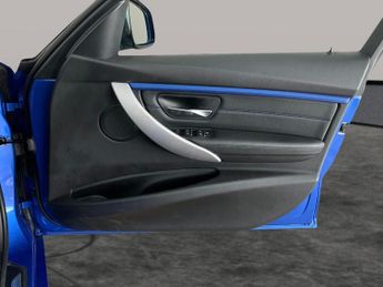 BMW 3 Series 2.0 330e 7.6kWh M Sport Plug-in (252 ps) - DAB - BLUETOOTH - 18I