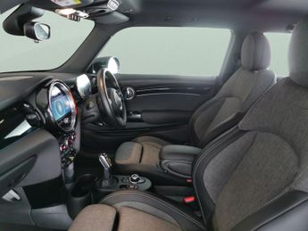 Mini Electric Hatch Cooper SE 32.6kWh Level 2 (184 ps) - CARPLAY - DRIVING ASSISTANT