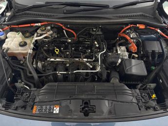Ford Kuga 2.5 Duratec 14.4kWh ST-Line X Edition Plug-in CVT (225 ps) - NAV