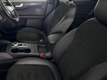 Ford Kuga 2.5 Duratec 14.4kWh ST-Line X Edition Plug-in CVT (225 ps) - NAV