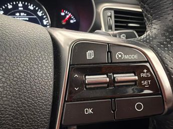Kia Sorento 2.2 CRDi GT-Line AWD (197 bhp) - LANE DEPARTURE  - BLUETOOTH - C