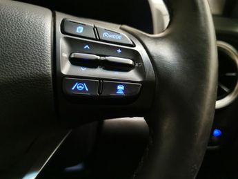 Hyundai Kona 64kWh Premium (10.5kW Charger) (204 ps) - KEYLESS ENTRY - LED - 