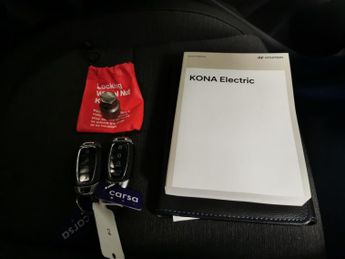 Hyundai Kona 64kWh Premium (10.5kW Charger) (204 ps) - KEYLESS ENTRY - LED - 