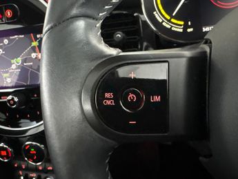 Mini Electric Hatch Cooper SE 32.6kWh Level 3 (184 ps) - PAN ROOF - HUD - HK AUDIO
