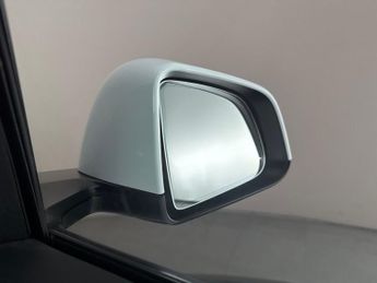 Tesla Model Y SUV RWD (346 ps) - HEATED STEERING - WIFI - BLIND SPOT ASSIST