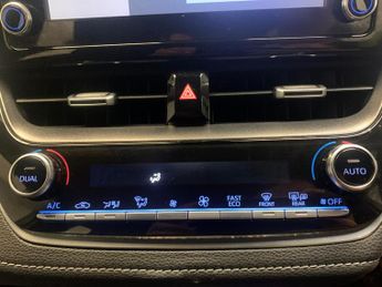 Toyota Corolla 1.8 VVT-h Icon Touring Sports CVT (140 ps) - LANE DEPARTURE ALER