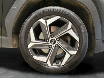 Hyundai Tucson 1.6 h T-GDi Premium (230 ps) - NAV - HEATED STEERING - BLIND SPO