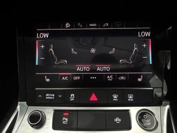 Audi e-tron 50 Technik quattro 71.2kWh (11kW Charger) (313 ps) - CARPLAY - L