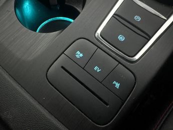 Ford Kuga 2.5 Duratec 14.4kWh ST-Line X Edition Plug-in CVT (225 ps) - NAV