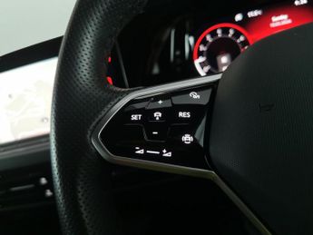 Volkswagen Golf 1.5 eTSI MHEV R-Line DSG (150 ps) - HEATED STEERING - BLUETOOTH