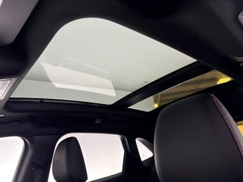 Ford Kuga 2.5 Duratec 14.4kWh ST-Line X Edition Plug-in CVT (225 ps) - NAV