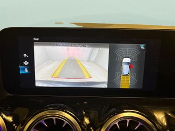 Mercedes-Benz EQA EQA 250+ 70.5kWh AMG Line (Premium) (190 ps) - NAV - HEATED LEAT