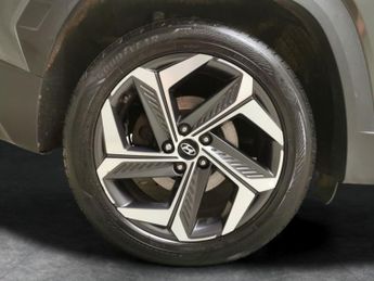 Hyundai Tucson 1.6 T-GDi 13.8kWh Premium Plug-in 4WD (265 ps) - HEATED SEATS