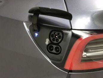 Tesla Model Y (Dual Motor) Long Range 4WDE (384 bhp) - HEATED STEERING - WIFI