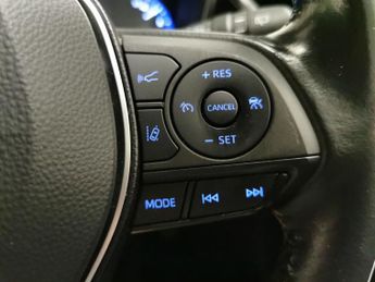 Toyota Corolla 1.8 VVT-h Icon CVT (140 ps) - LANE DEPARTURE ALERT - BLUETOOTH