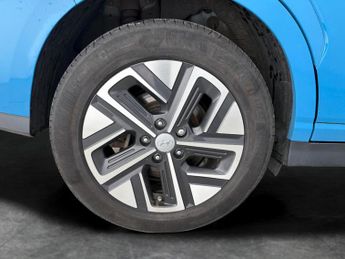 Hyundai Kona 39kWh SE Connect (10.5kW Charger) (136 ps) - LANE DEPARTURE  - B