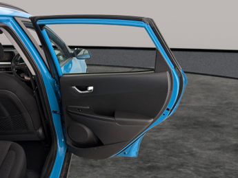 Hyundai Kona 39kWh SE Connect (10.5kW Charger) (136 ps) - LANE DEPARTURE  - B
